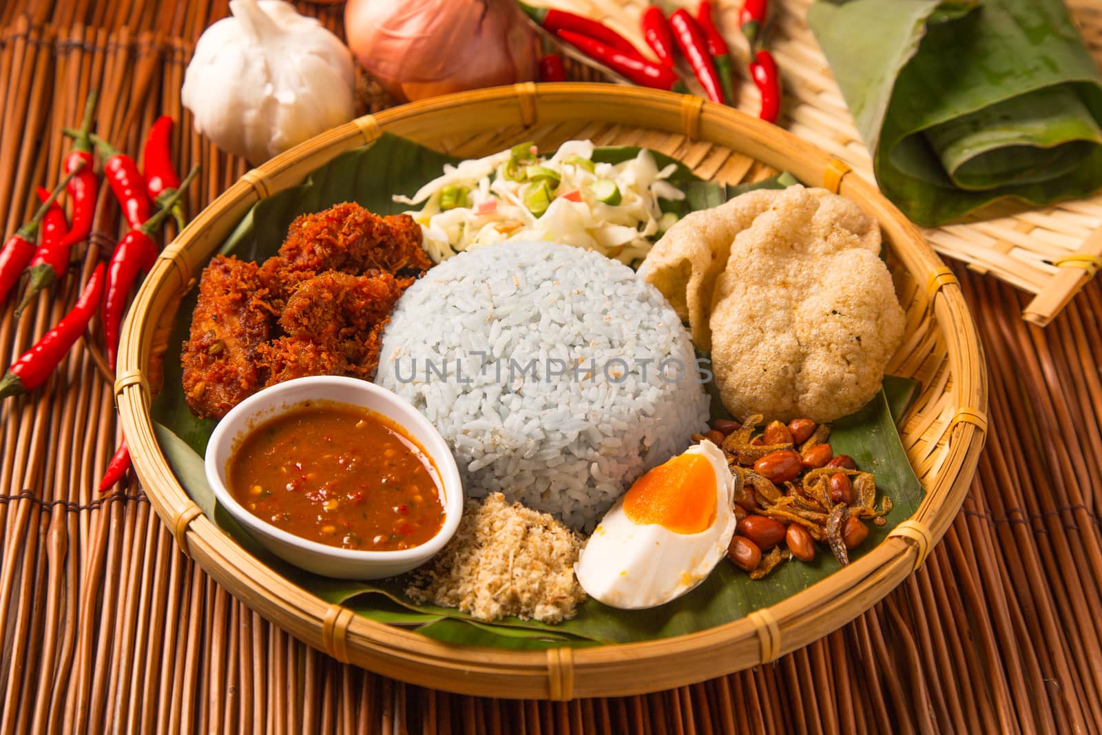 Nasi kerabu by tehcheesiong