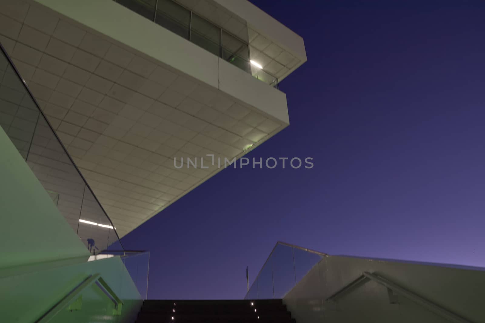 Modernist building in the blue hour by raul_ruiz