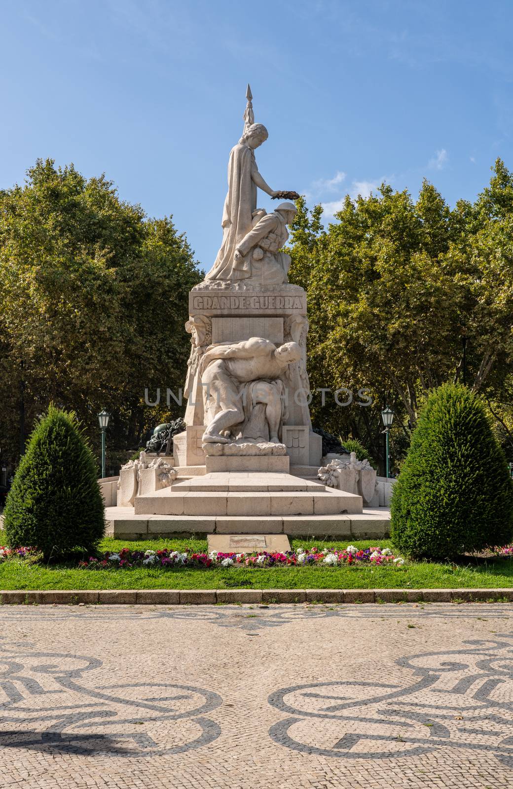Monument to the dead of the Great War in Lisbon by steheap
