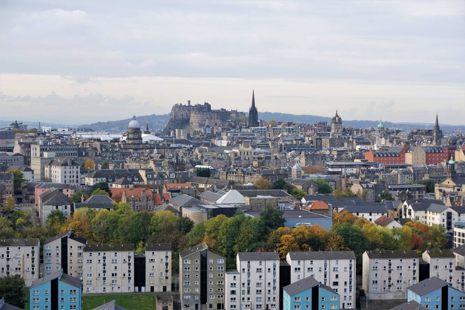 View over medieval Edinburgh to the castle by pisces2386