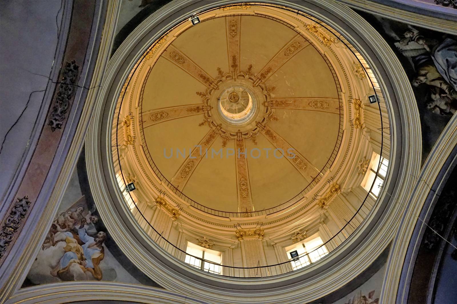 Golden cupola of the Valencia cathedral by pisces2386