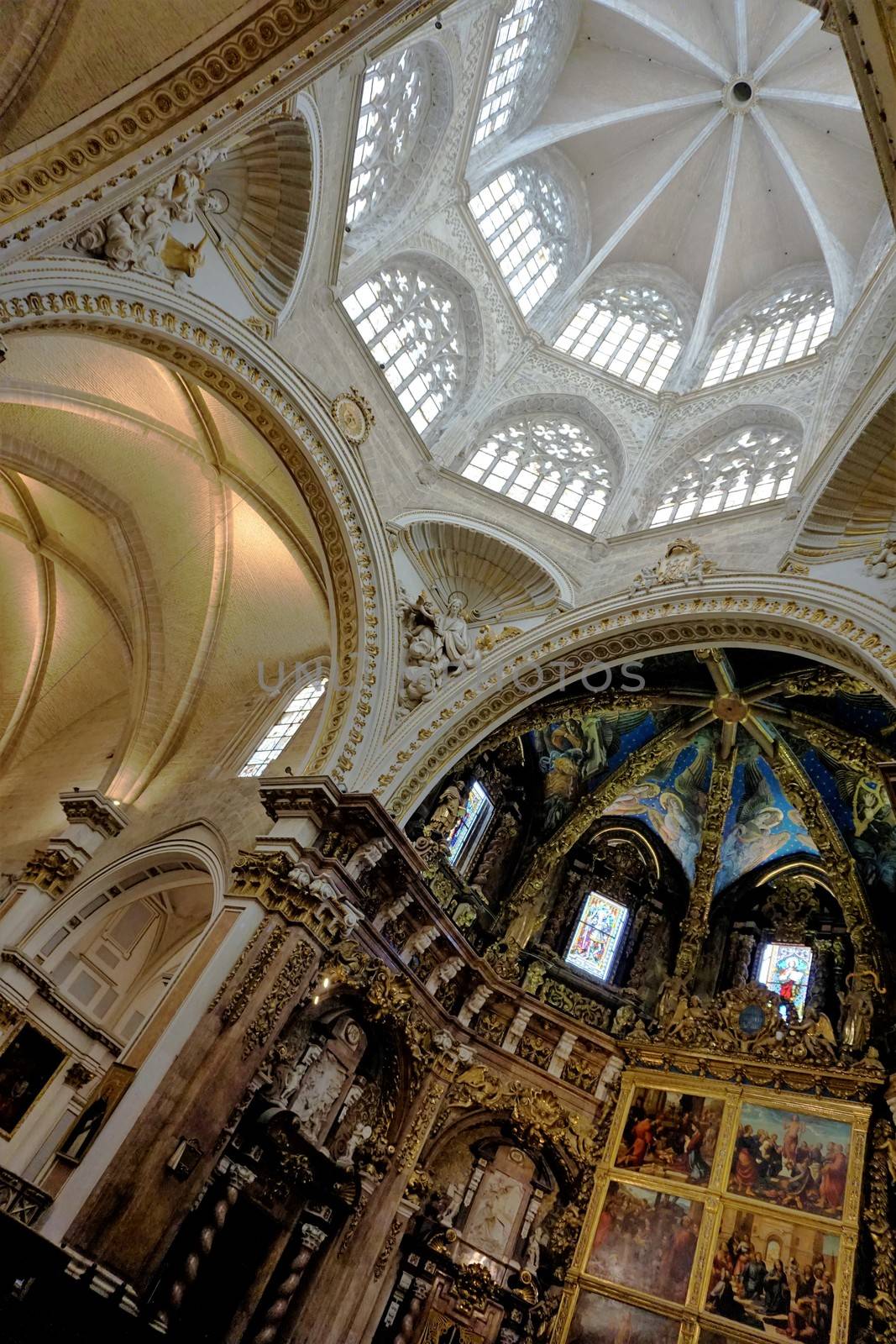Chancel and cupola of the Valencia cathedral by pisces2386