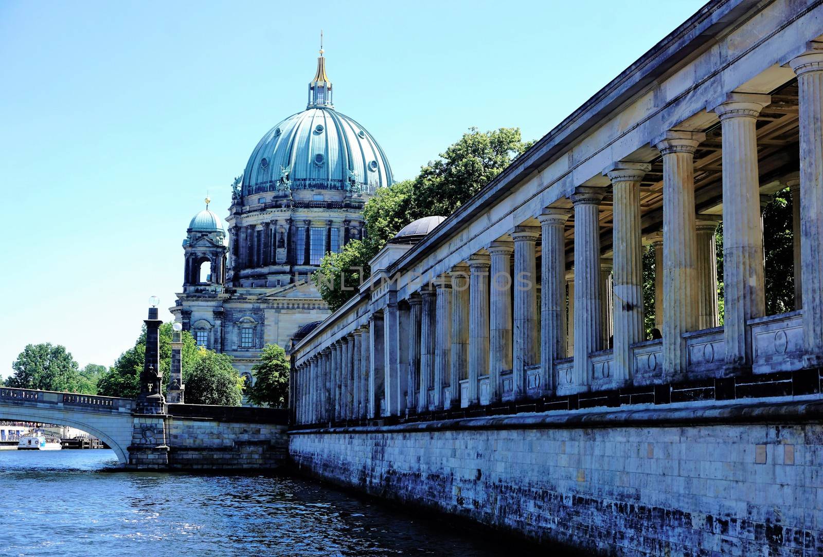 View on the Berliner Dom with Spree river and museum