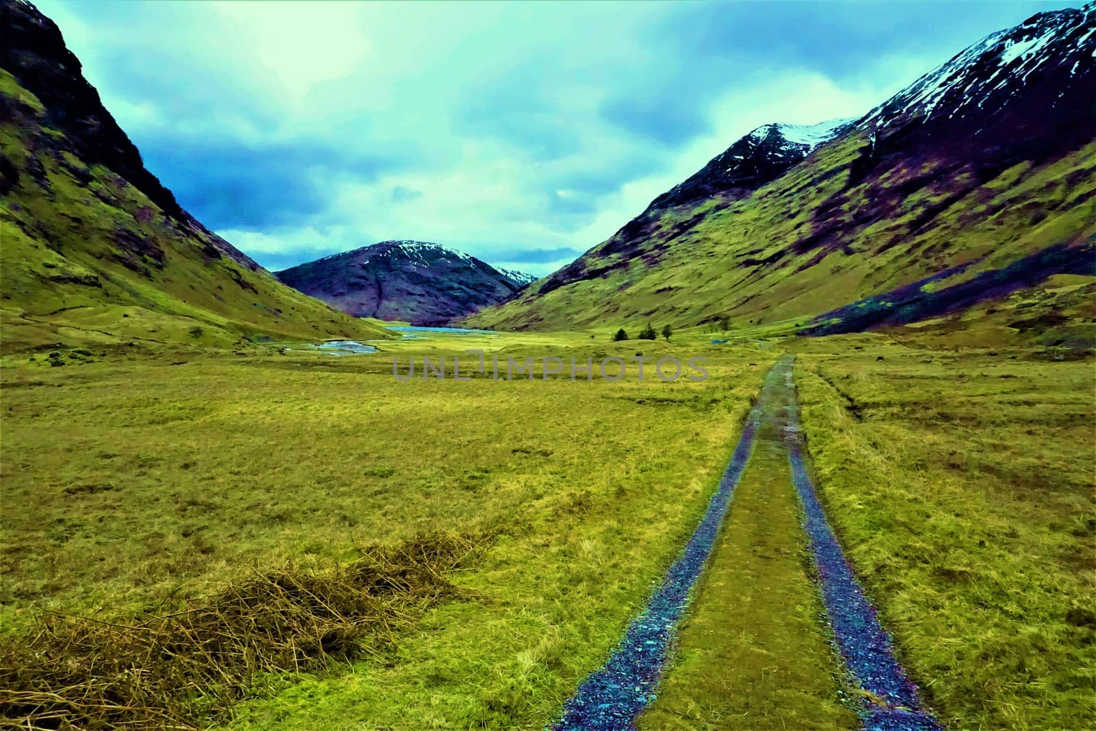 Beautiful highland view to Loch Achtriochtan, Glencoe in spring mood by pisces2386