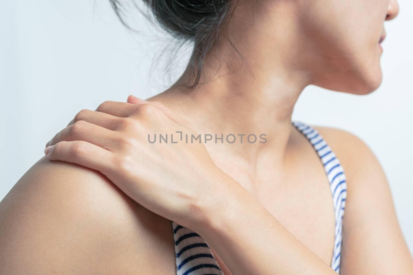 young women neck and shoulder pain injury, healthcare and medica by psodaz