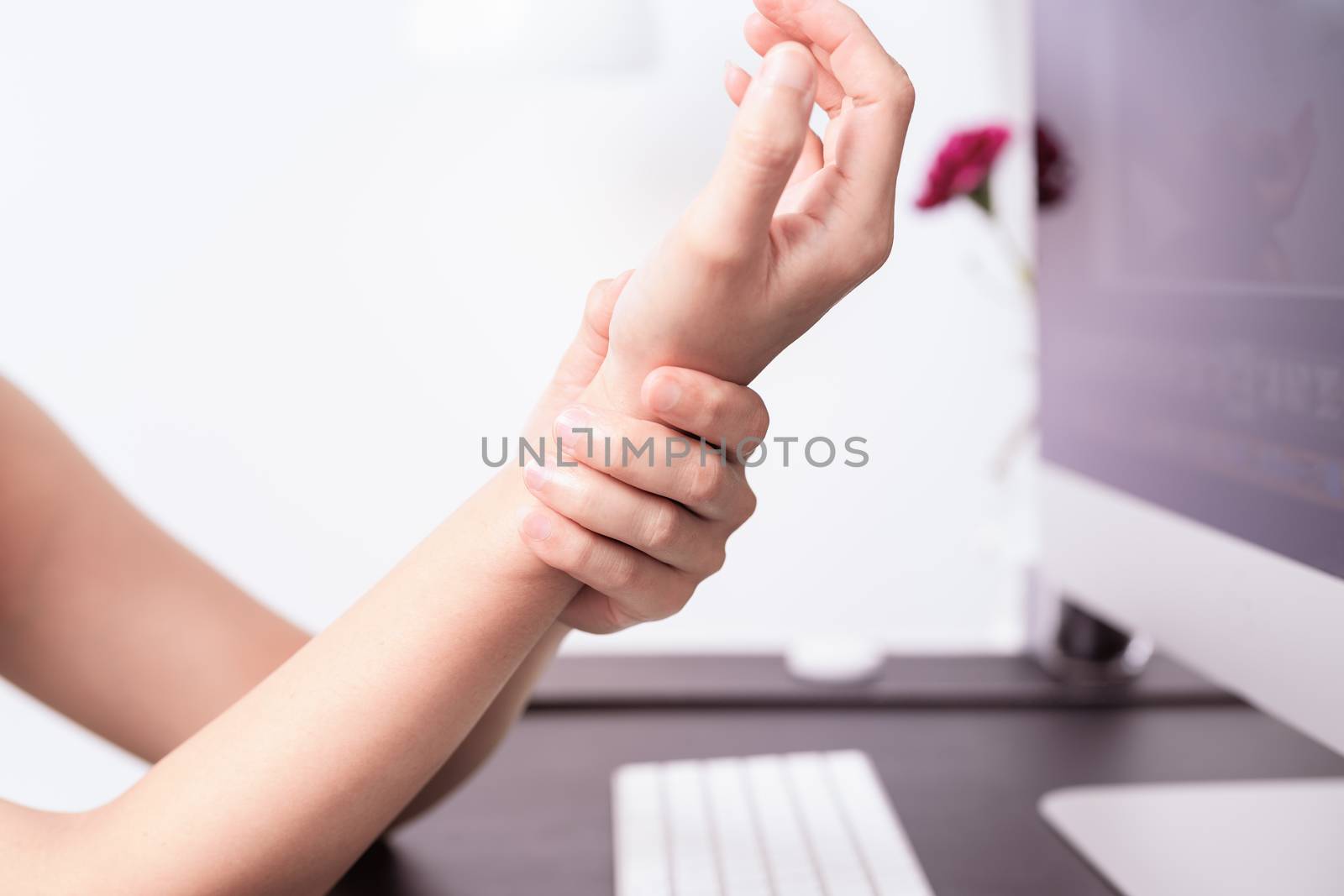 woman wrist arm pain long use mouse at office. office syndrome h by psodaz