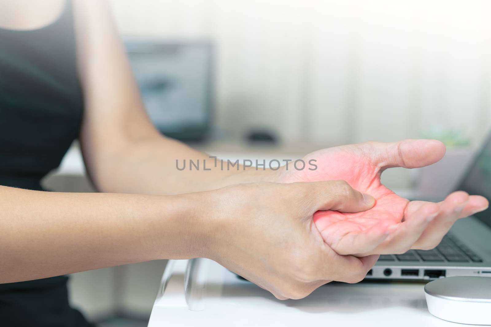 woman hand pain long use mouse working. office syndrome healthca by psodaz