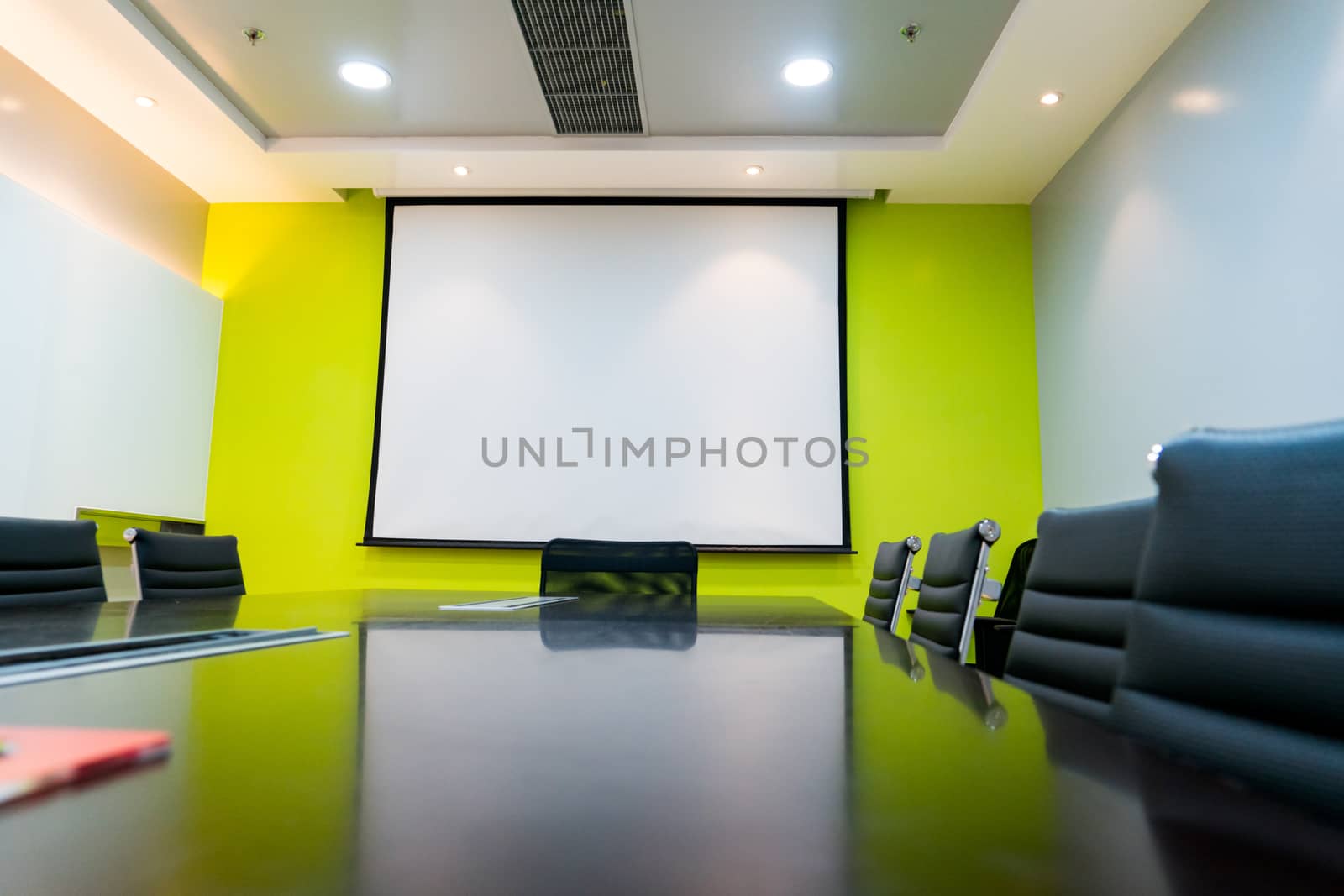 the blank display/projector display in the business meeting room