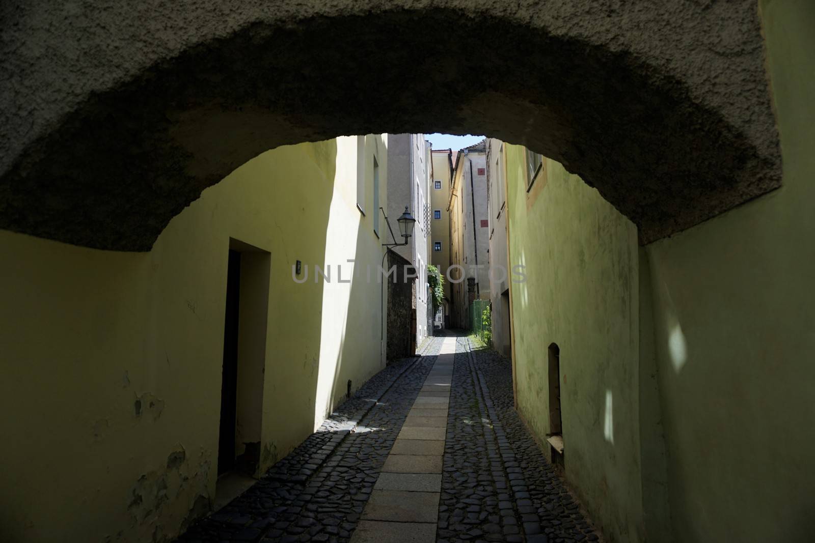 Narrow traitor street in the old town of Goerlitz, Germany