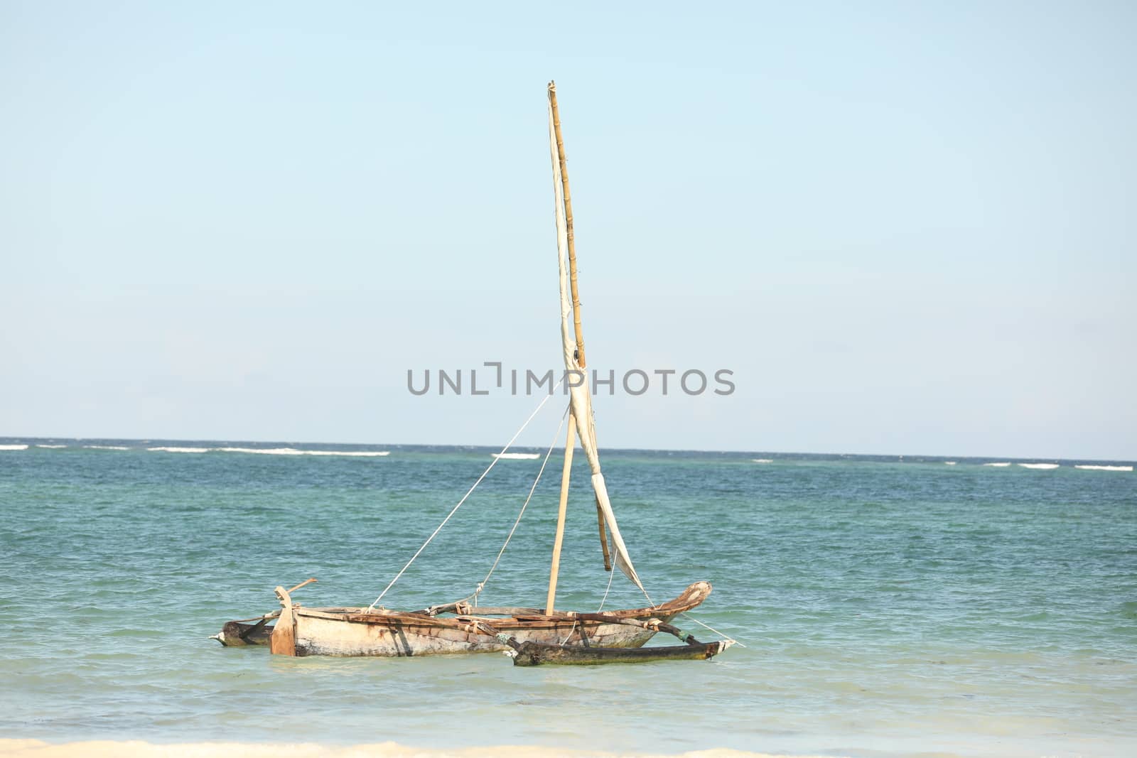 Old Boat in the Beach by rajastills