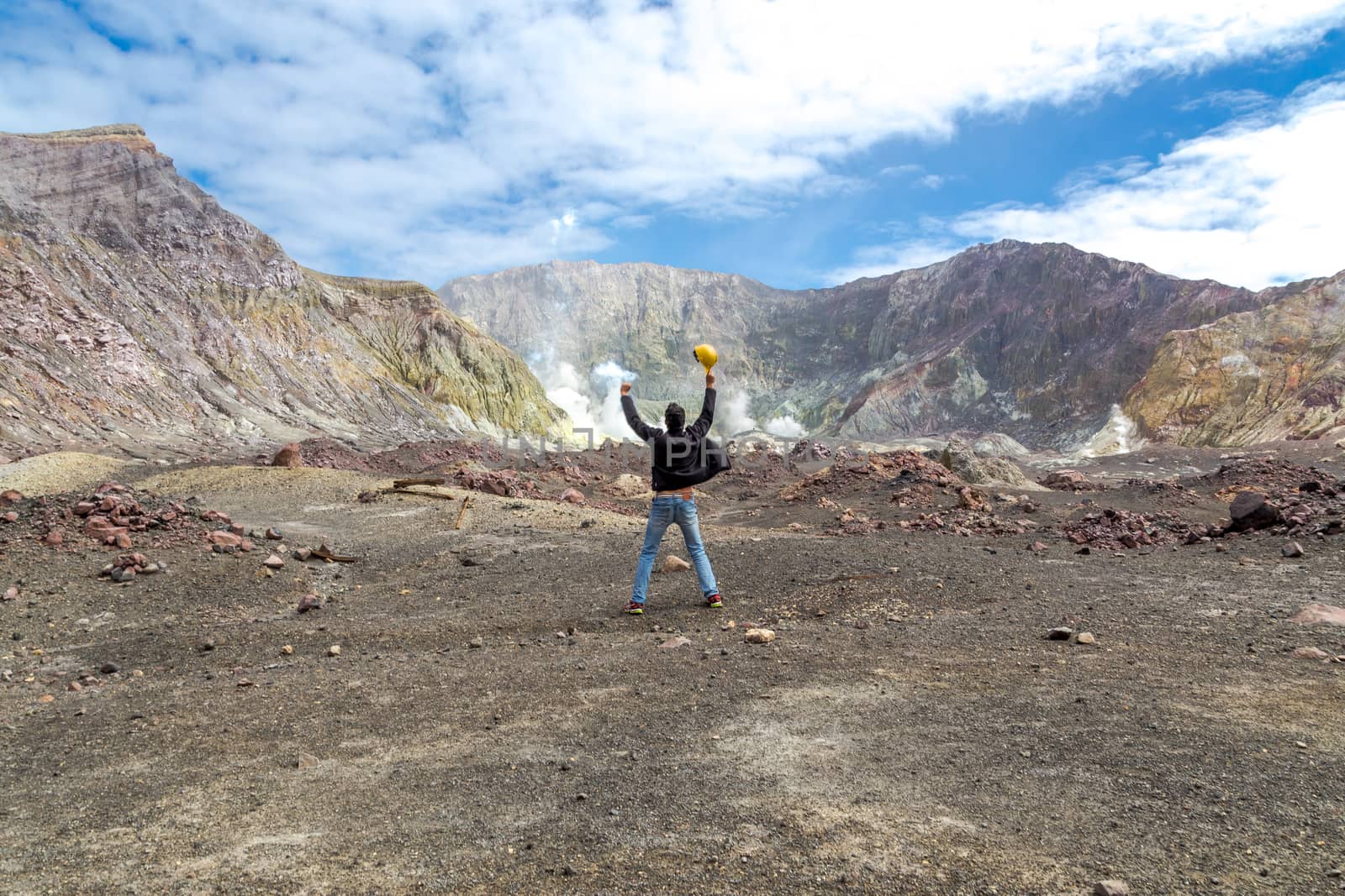 Active Volcano at White Island New Zealand. by SeuMelhorClick