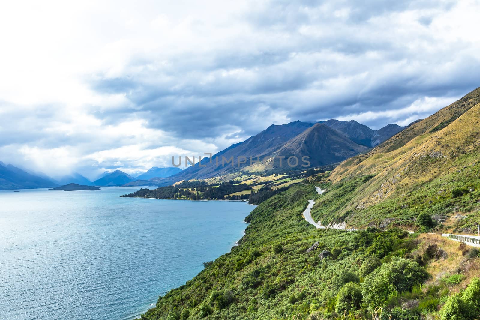 Queenstown in New Zealand. The city of adventure and nature. by SeuMelhorClick