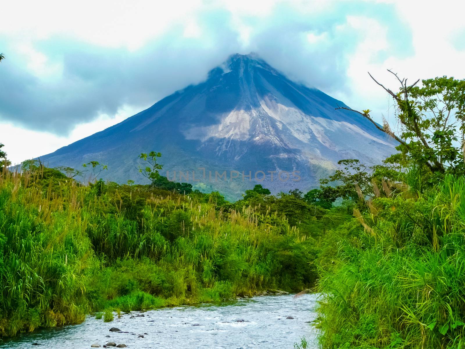 Arenal volcano national park by nicousnake