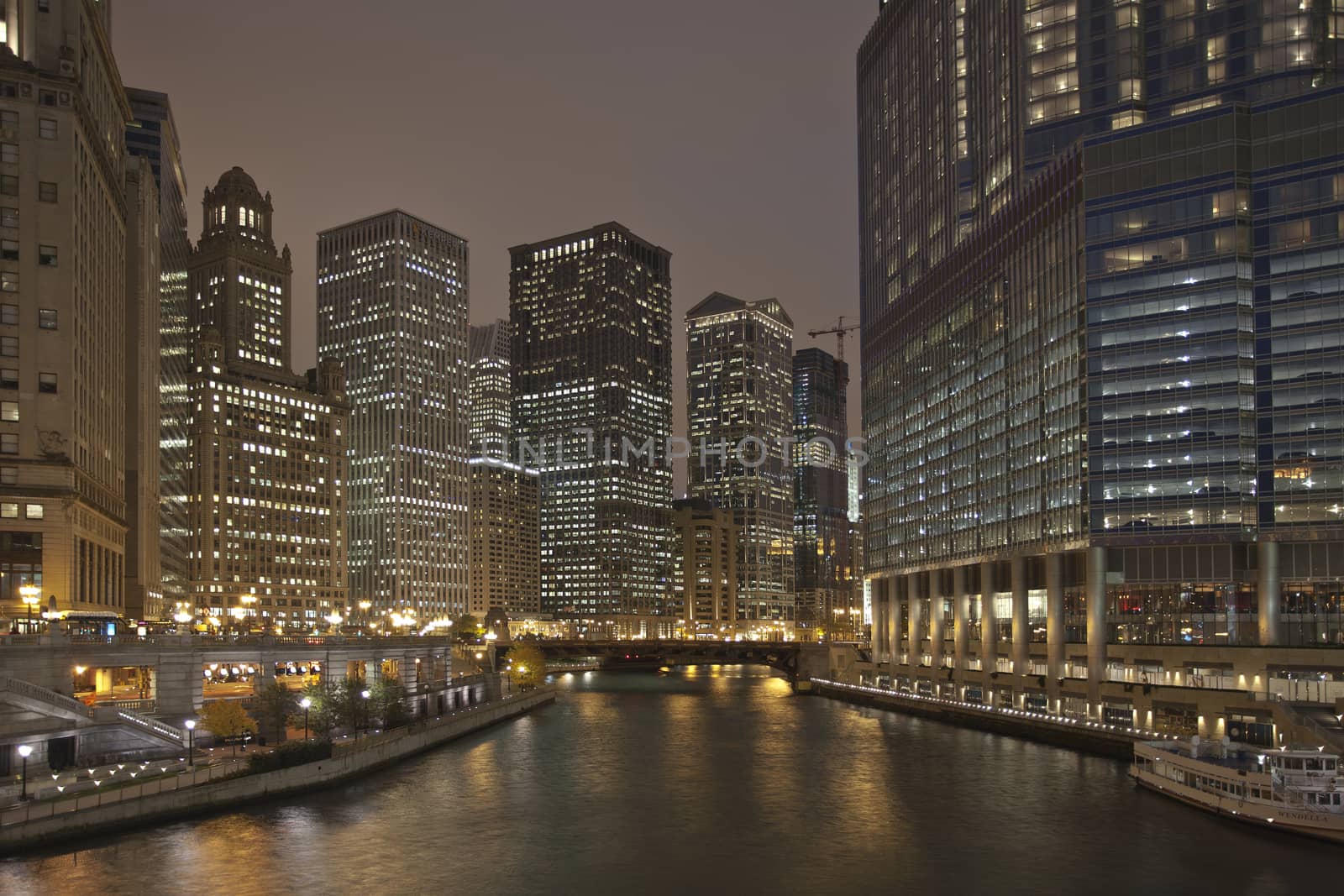 Night view of the Chicago River from Michigan Avenue