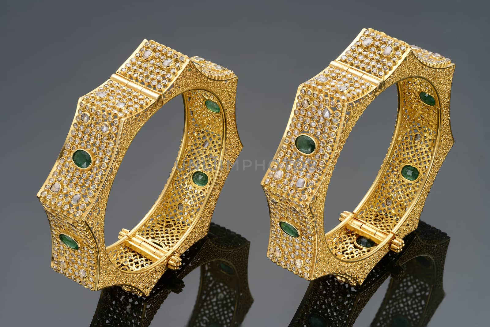 Gold jewelry Macro shot