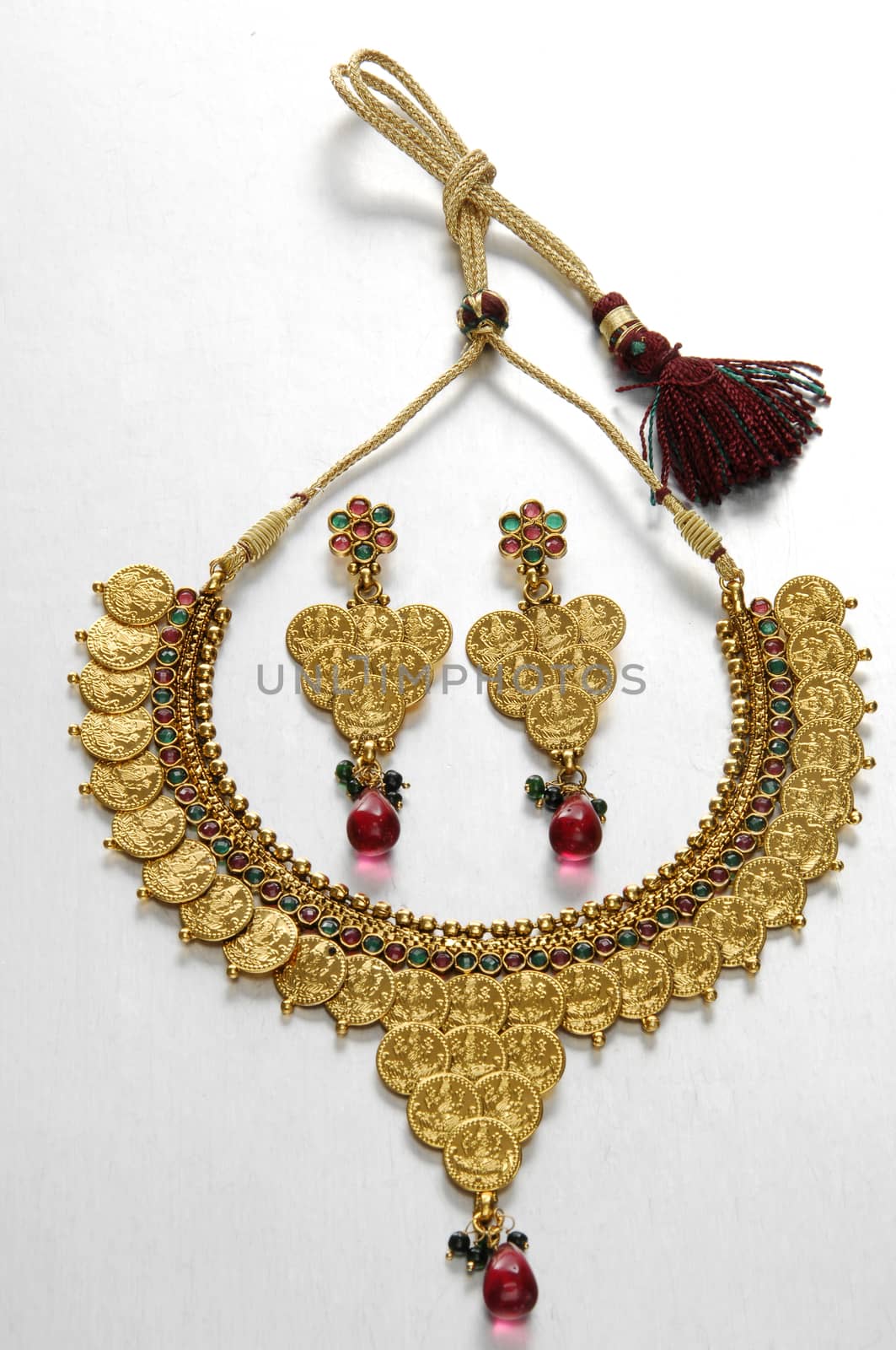 Gold jewelry by rajastills