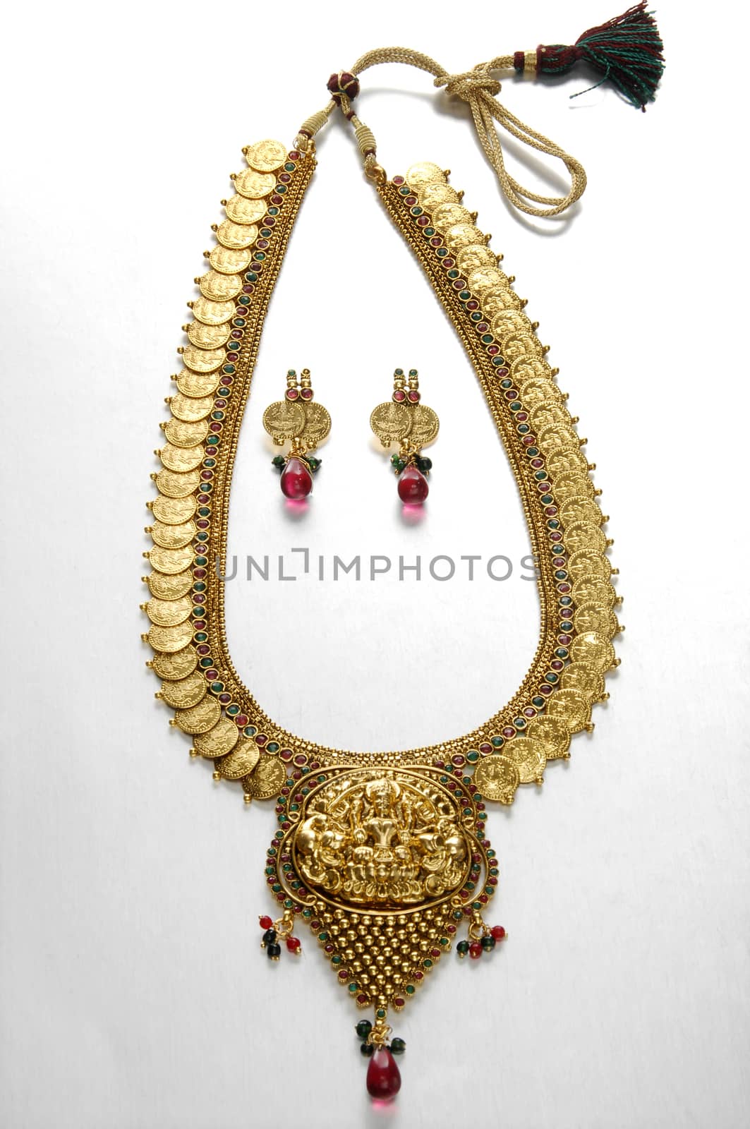 Gold jewelry by rajastills