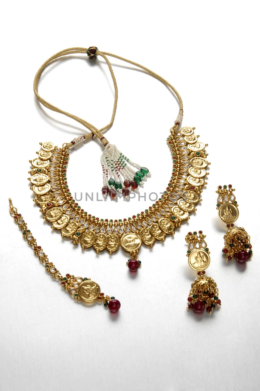 Gold jewelry by rajastills