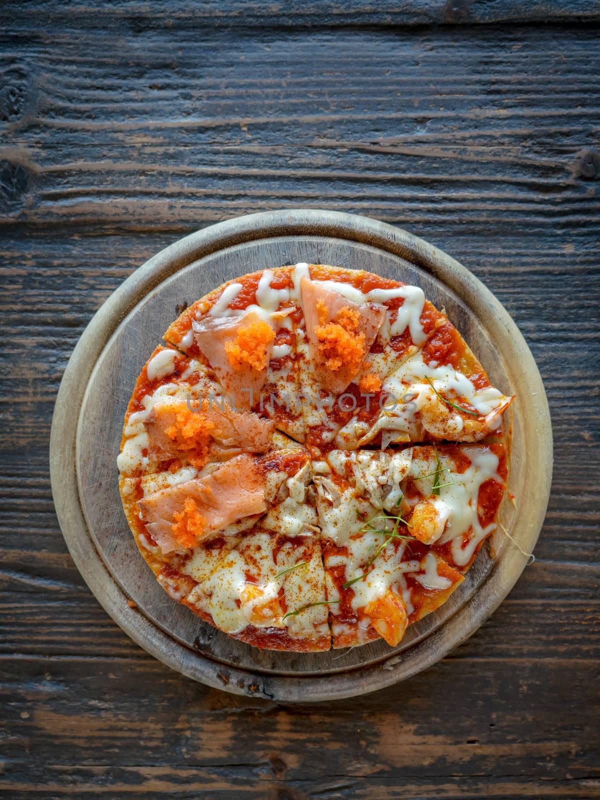 "Smoked Salmon with Sprinkle of Shrimp Roe" Baby Crusty Pizza.