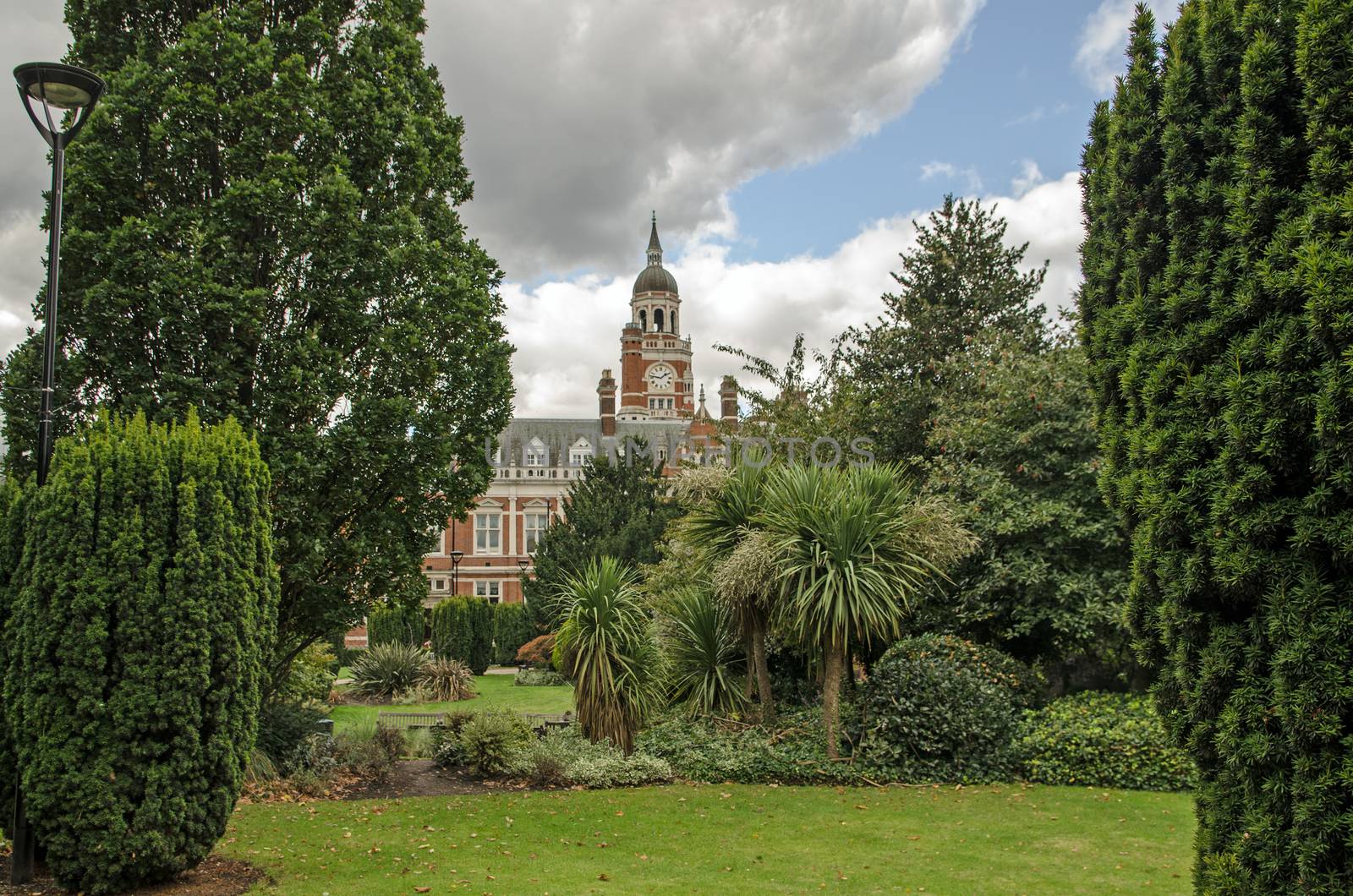 Queen's Gardens and Town Hall, Croydon by BasPhoto