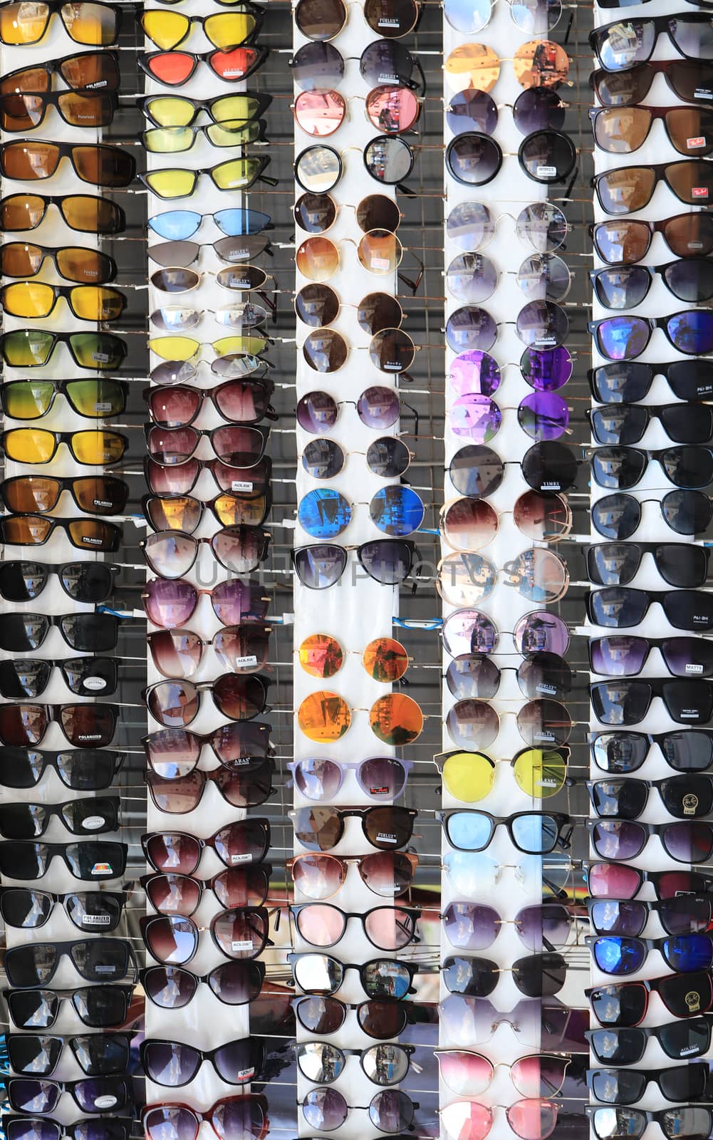 Many glasses market showcase filling background