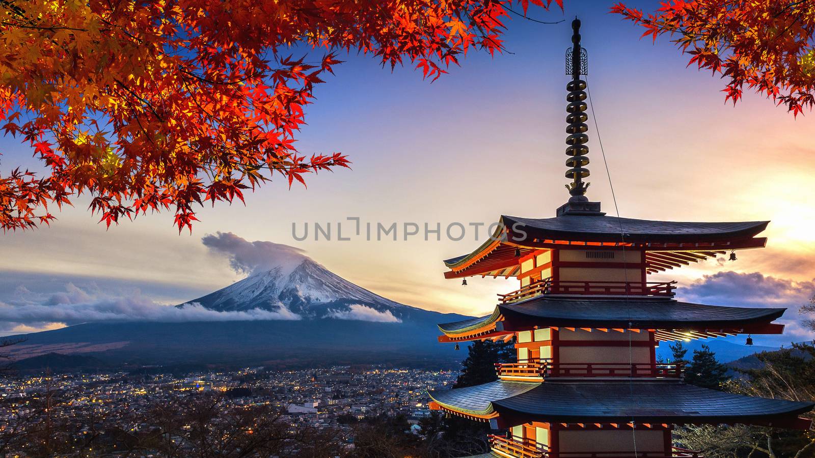 Beautiful landmark of Fuji mountain and Chureito Pagoda in autumn, Japan.
