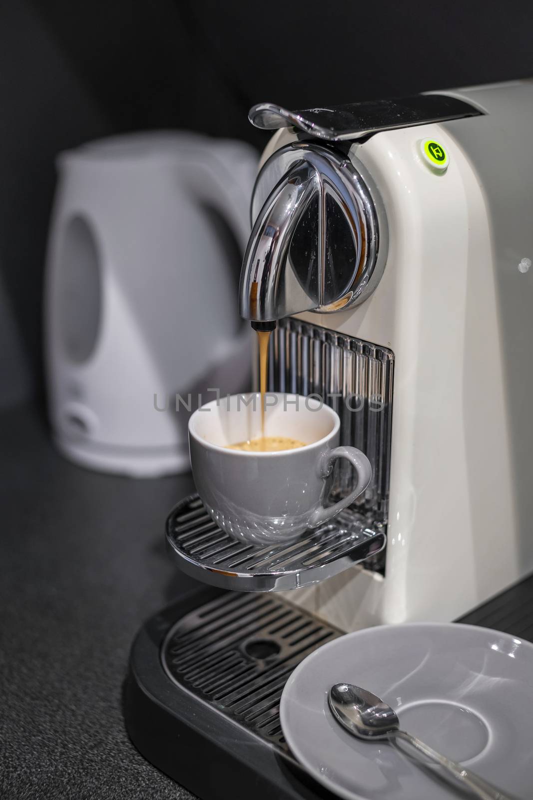 Coffee making process with a household coffee machine. by tamas_gabor