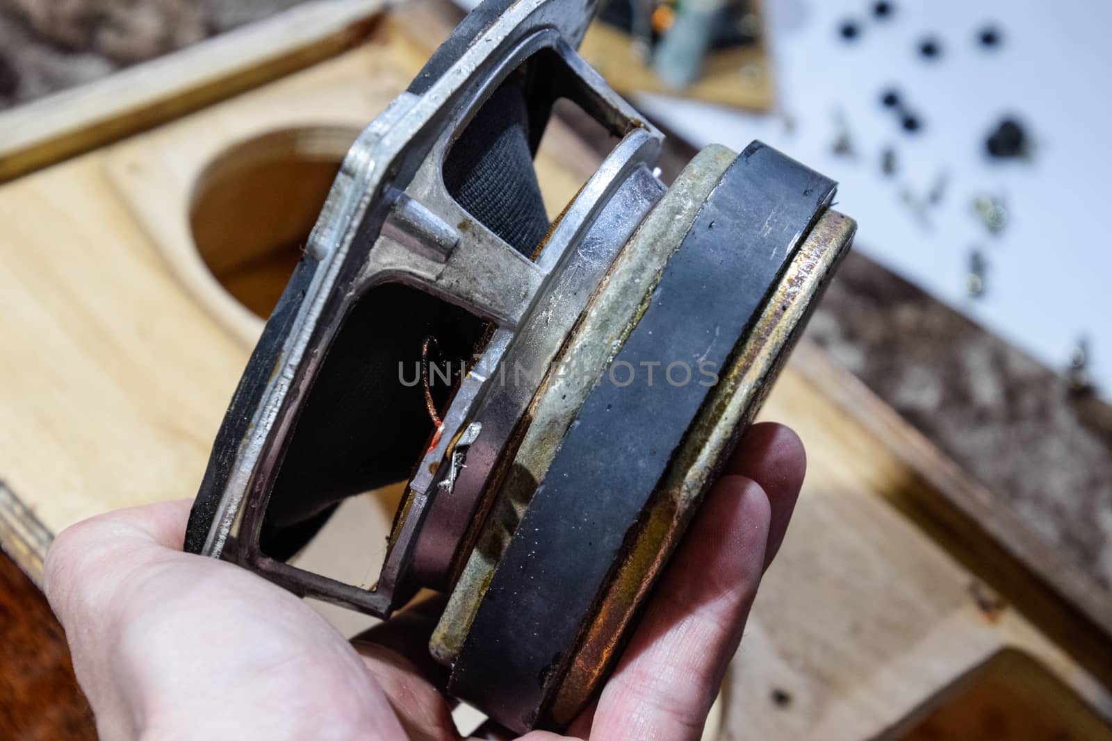 Parsing the speaker. Parsing the speaker. Subwoofer 15gdn Revision of the speakers. Column speaker 15AS-208. Vintage Soviet bookshelf acoustics.