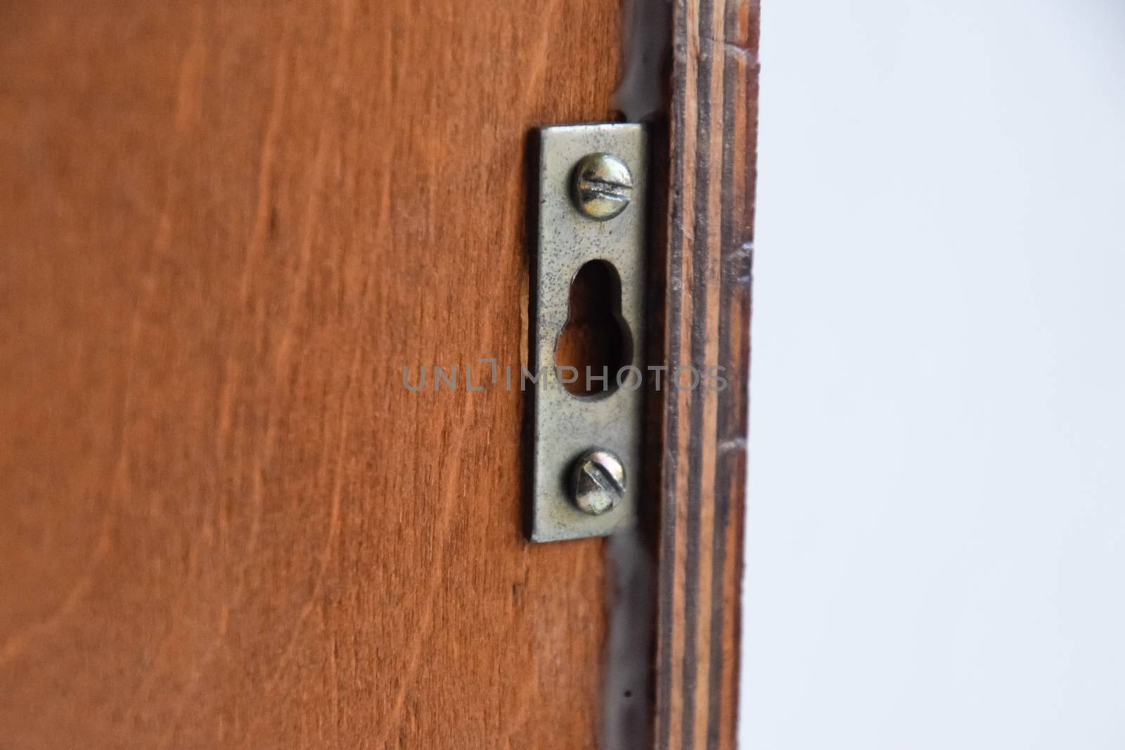 Wall mount loudspeaker suspension eyelet Column speaker 15AS-208. Vintage Soviet bookshelf acoustics.