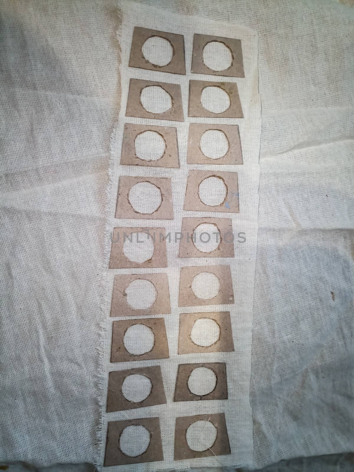 Create and cut out the acoustic design elements of the speaker. PAS for the speaker. Cardboard and cloth.