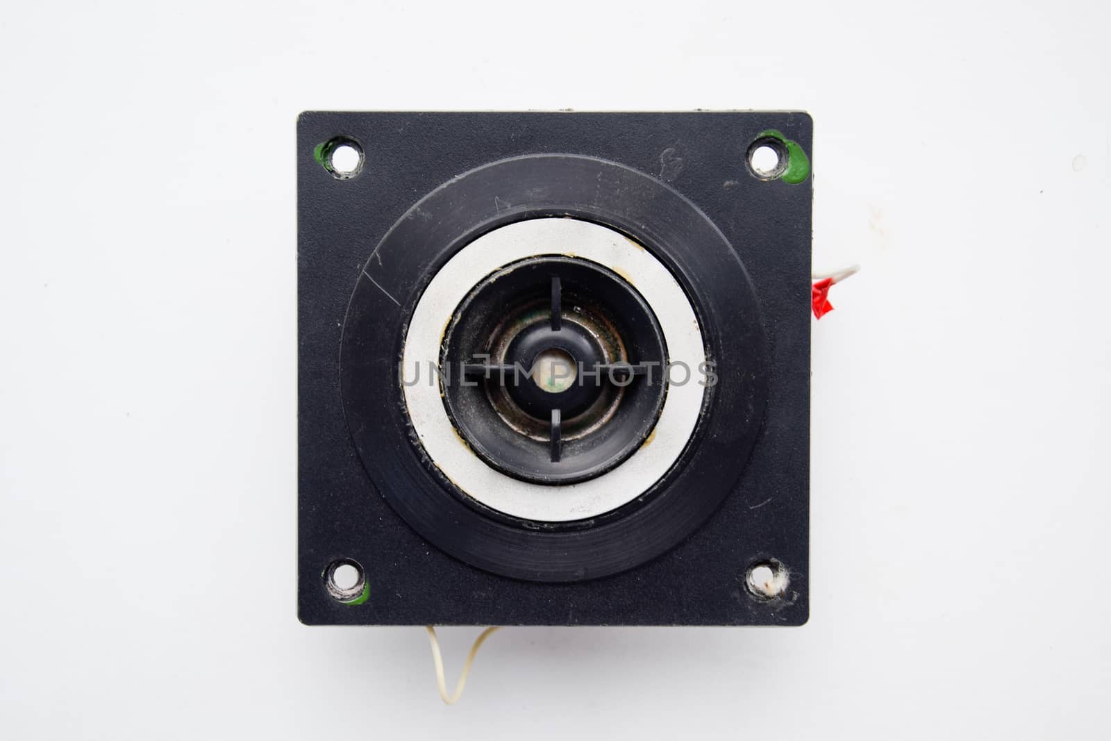 High-frequency speaker 6GDV-7-16 on a white background. A component of a three-way speaker system.