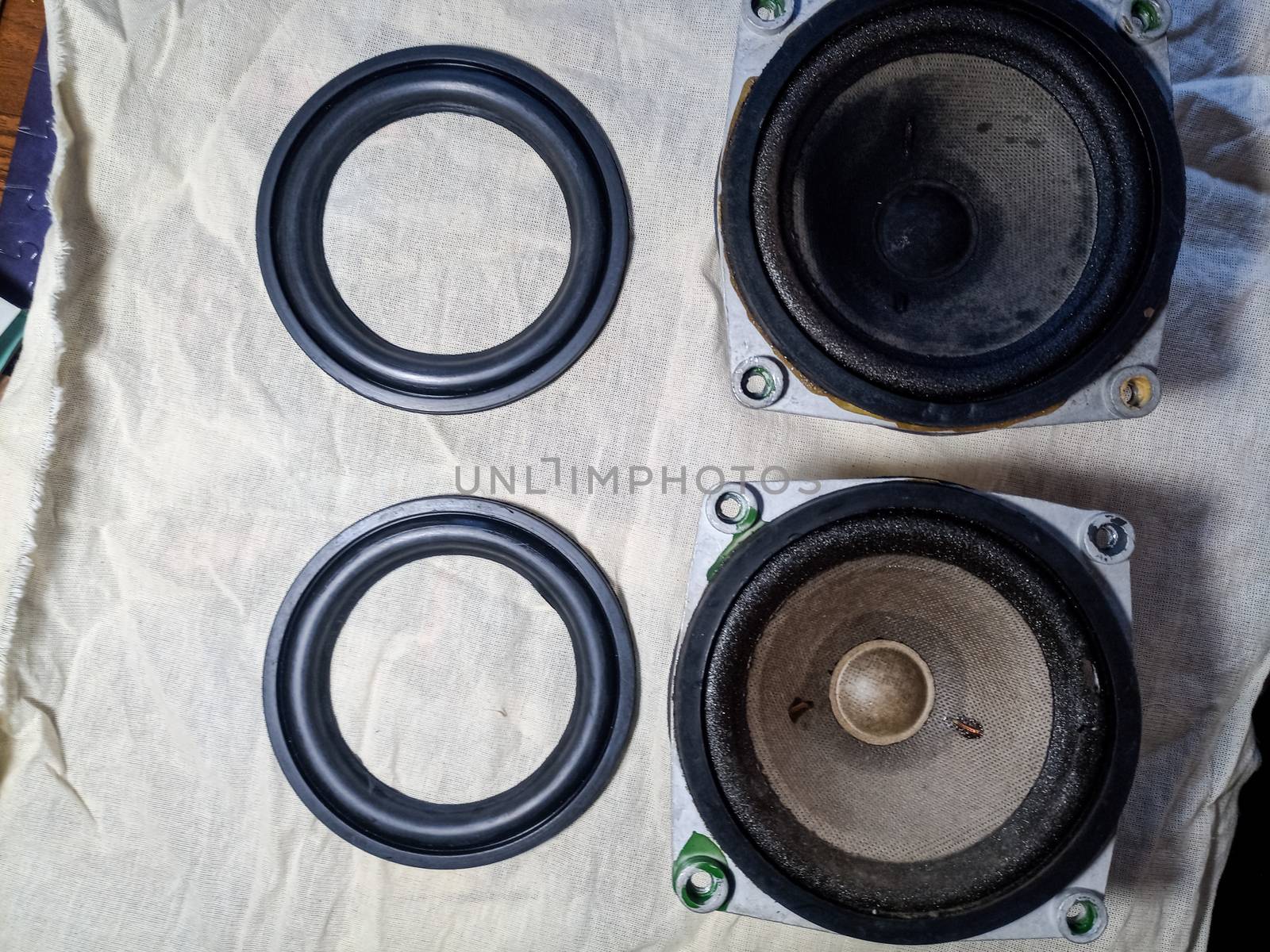 Medium-frequency speakers 20gds-3. Soviet vintage acoustics, elements of a music column.
