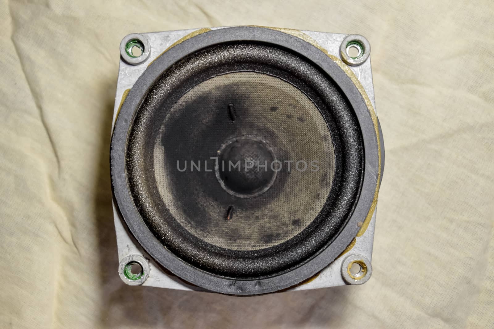 Medium-frequency speakers 20gds-3. Soviet vintage acoustics, elements of a music column.