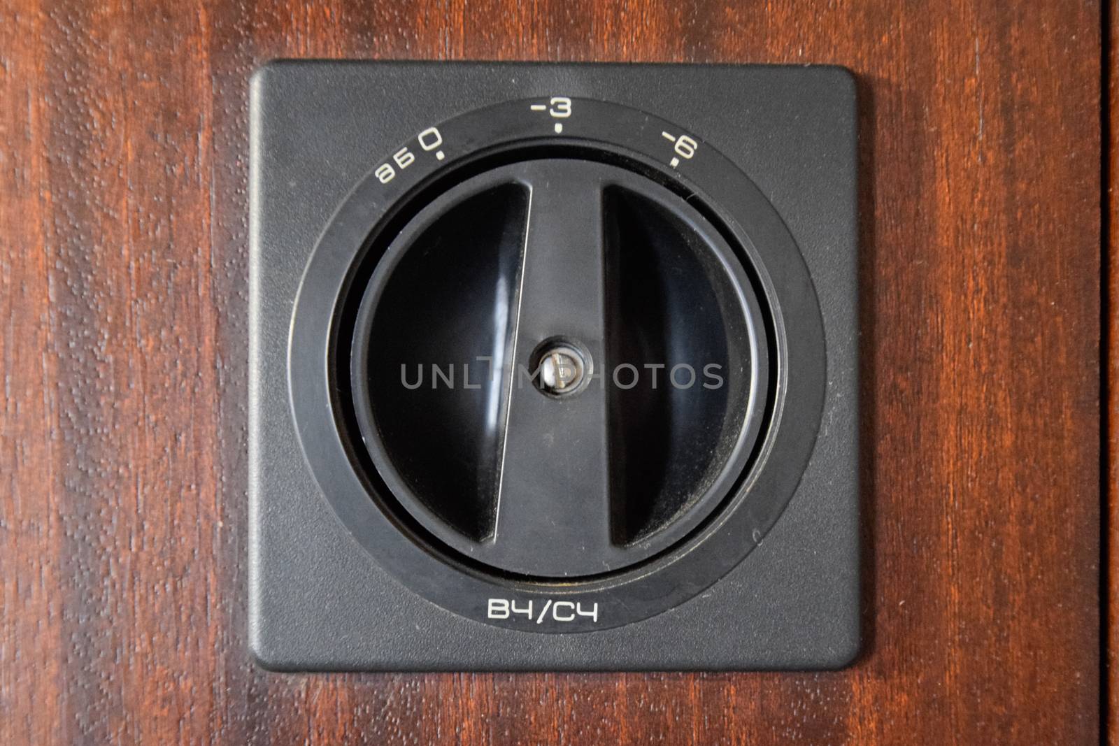 Step switch for attenuating the high volume on the speaker.