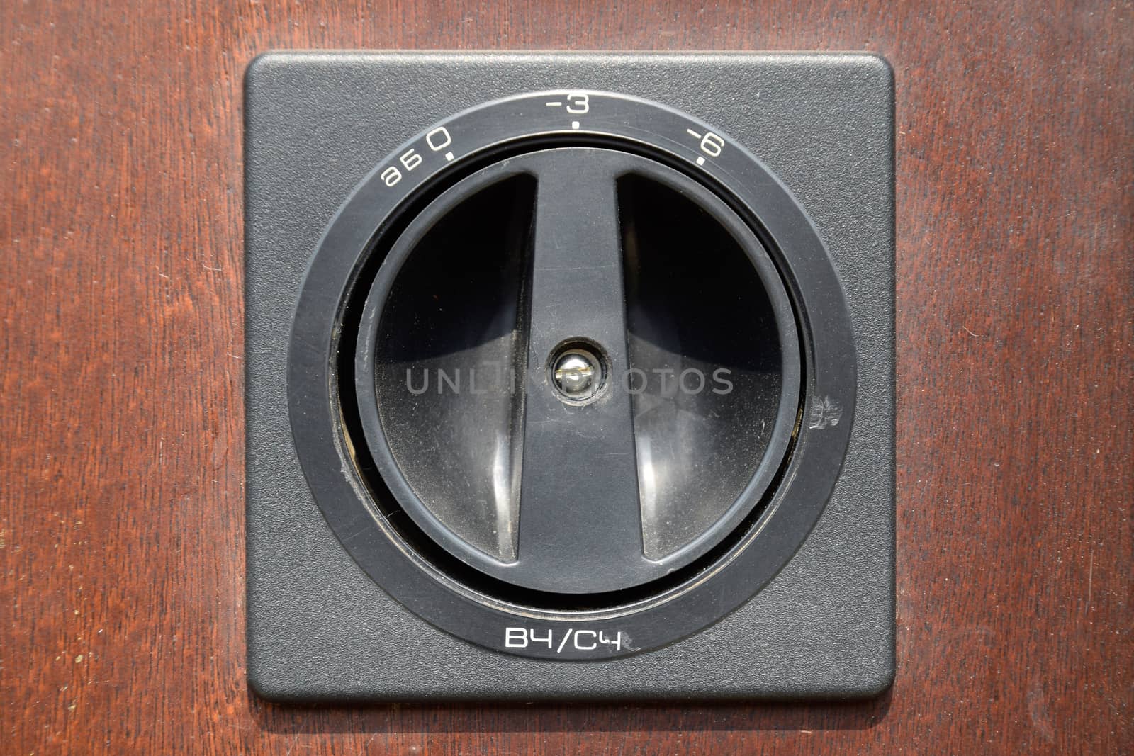 Step switch for attenuating the high volume on the speaker.