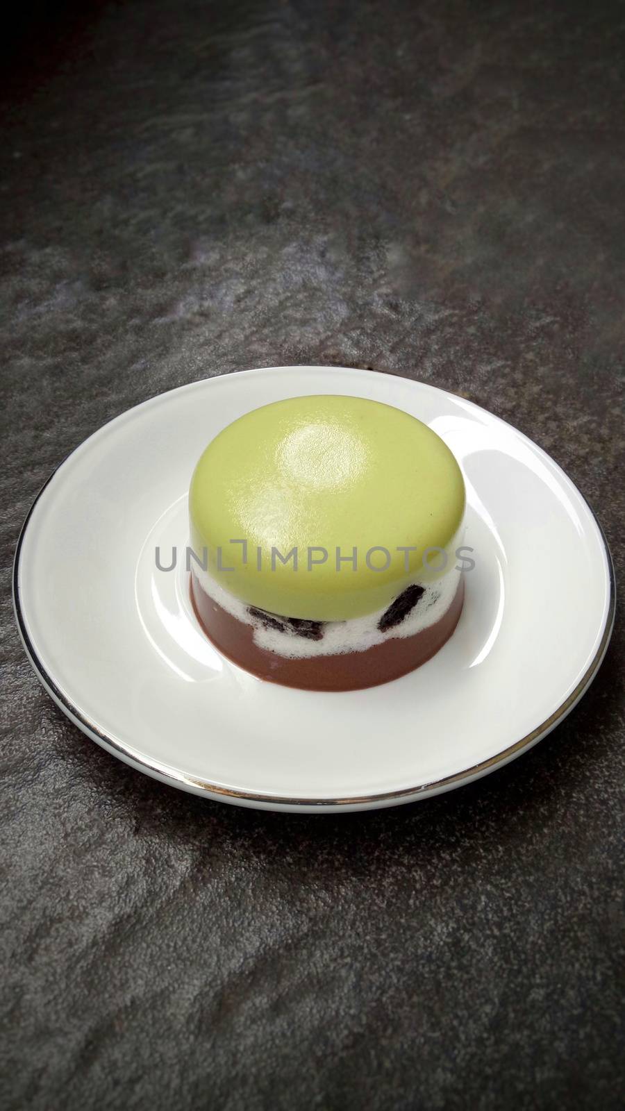 green white chocolate pudding cake by imagifa