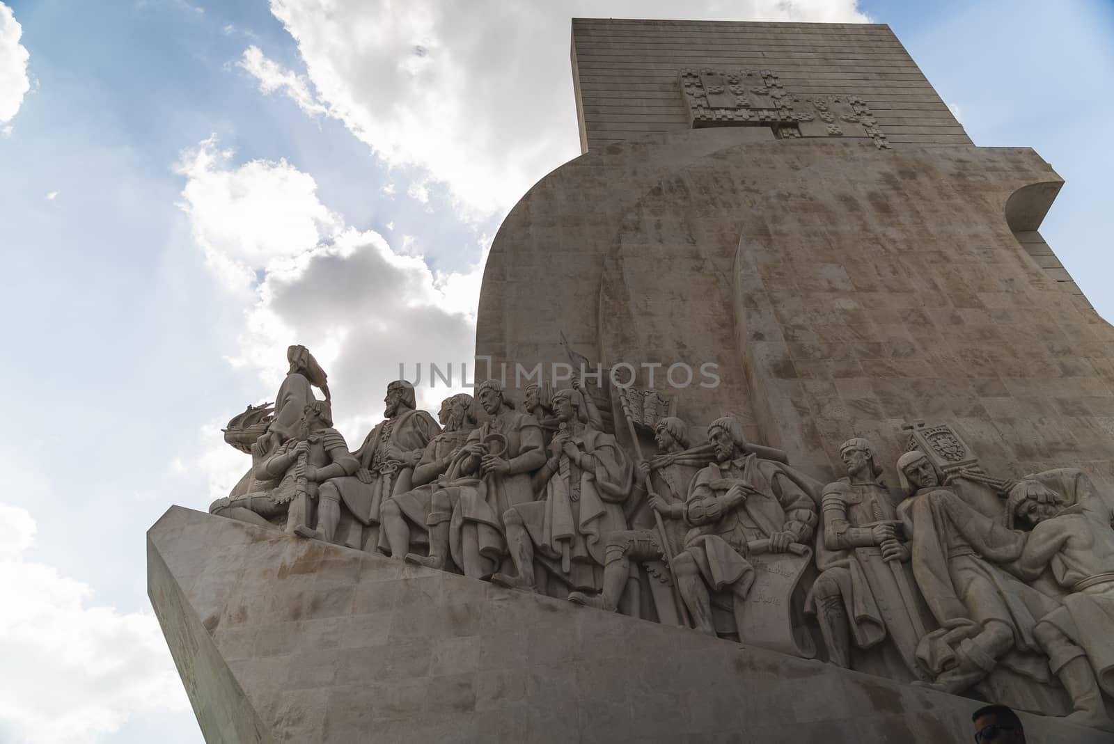 lisbon monument soldiers tagus river sunny day