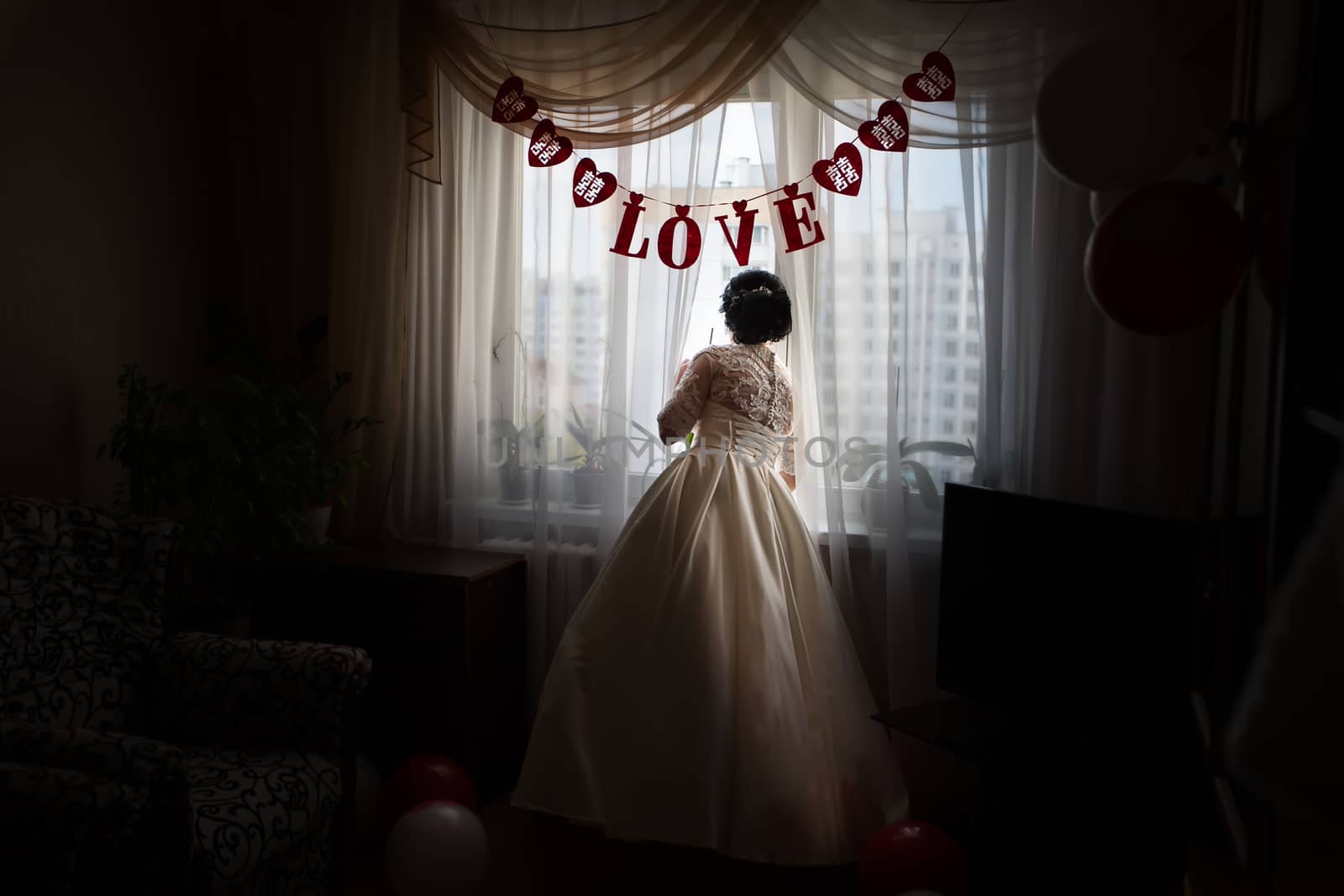 The bride is waiting for the groom