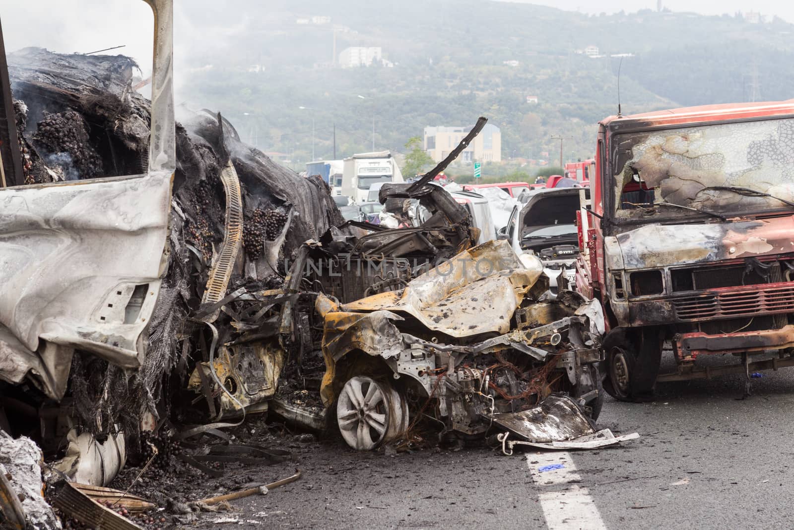  large truck crashed into a number of cars and 4 people were kil by ververidis