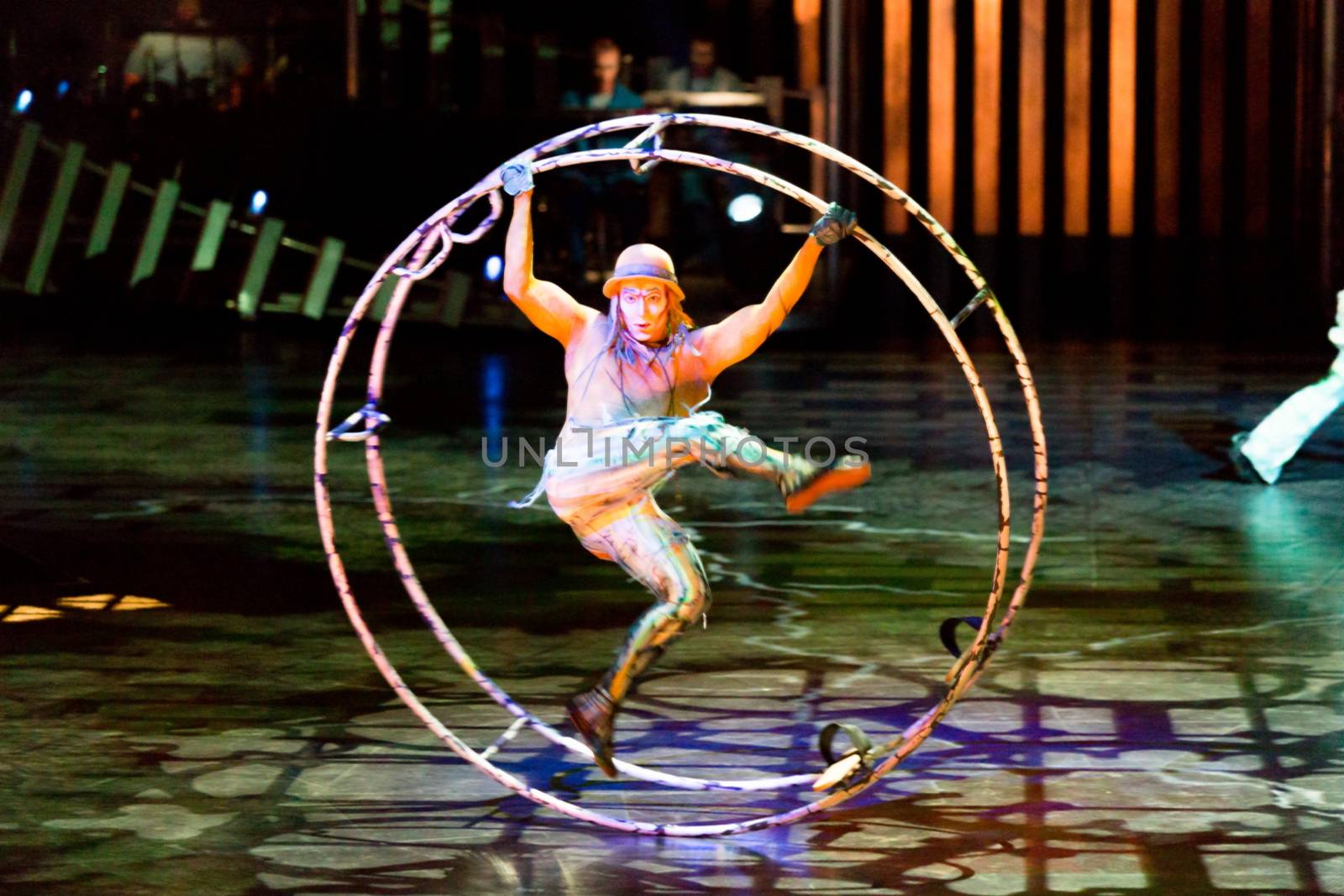 Performers skipping Rope at Cirque du Soleil's show 'Quidam' by ververidis