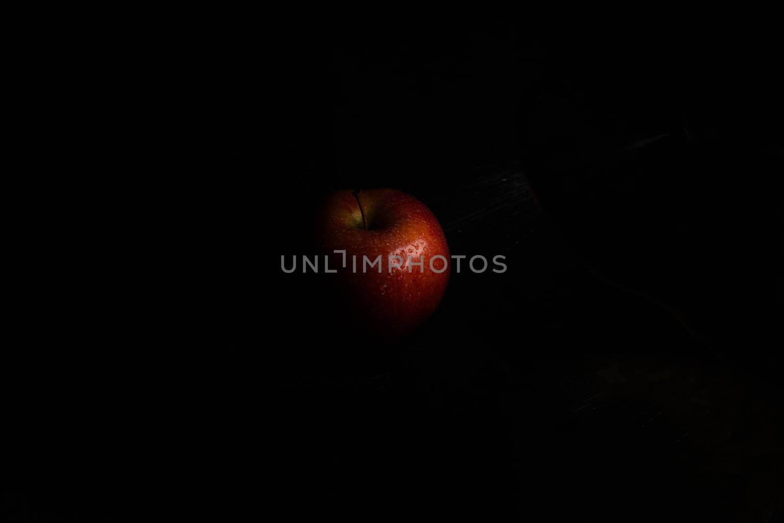 Apples in the dark by SemFid