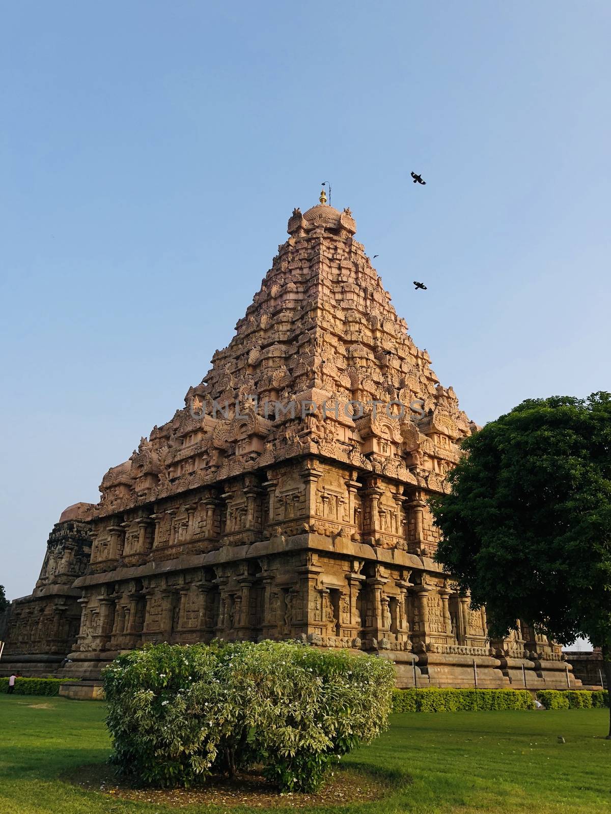 The Brihadisvara or Brihadeeswar temple located in Gangaikonda Cholapuram, Tamilnadu is one of the oldest structure built by Rajendra Chola-I in 11th Century AD. This is the Hindu temple built in Dravidian architecture style. The temple is entirely built with granite stones and the temple contains many monolithic sculptures in it. Also tamil words are inscribed in the wall of the temple. This temple is dedicated to Lord shiva and it is a UNESCO world heritage site.
