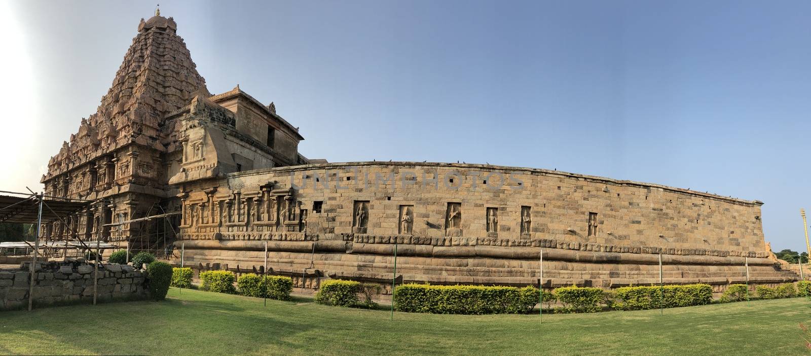 The Brihadisvara or Brihadeeswar temple located in Gangaikonda Cholapuram, Tamilnadu is one of the oldest structure built by Rajendra Chola-I in 11th Century AD. This is the Hindu temple built in Dravidian architecture style. The temple is entirely built with granite stones and the temple contains many monolithic sculptures in it. Also tamil words are inscribed in the wall of the temple. This temple is dedicated to Lord shiva and it is a UNESCO world heritage site.