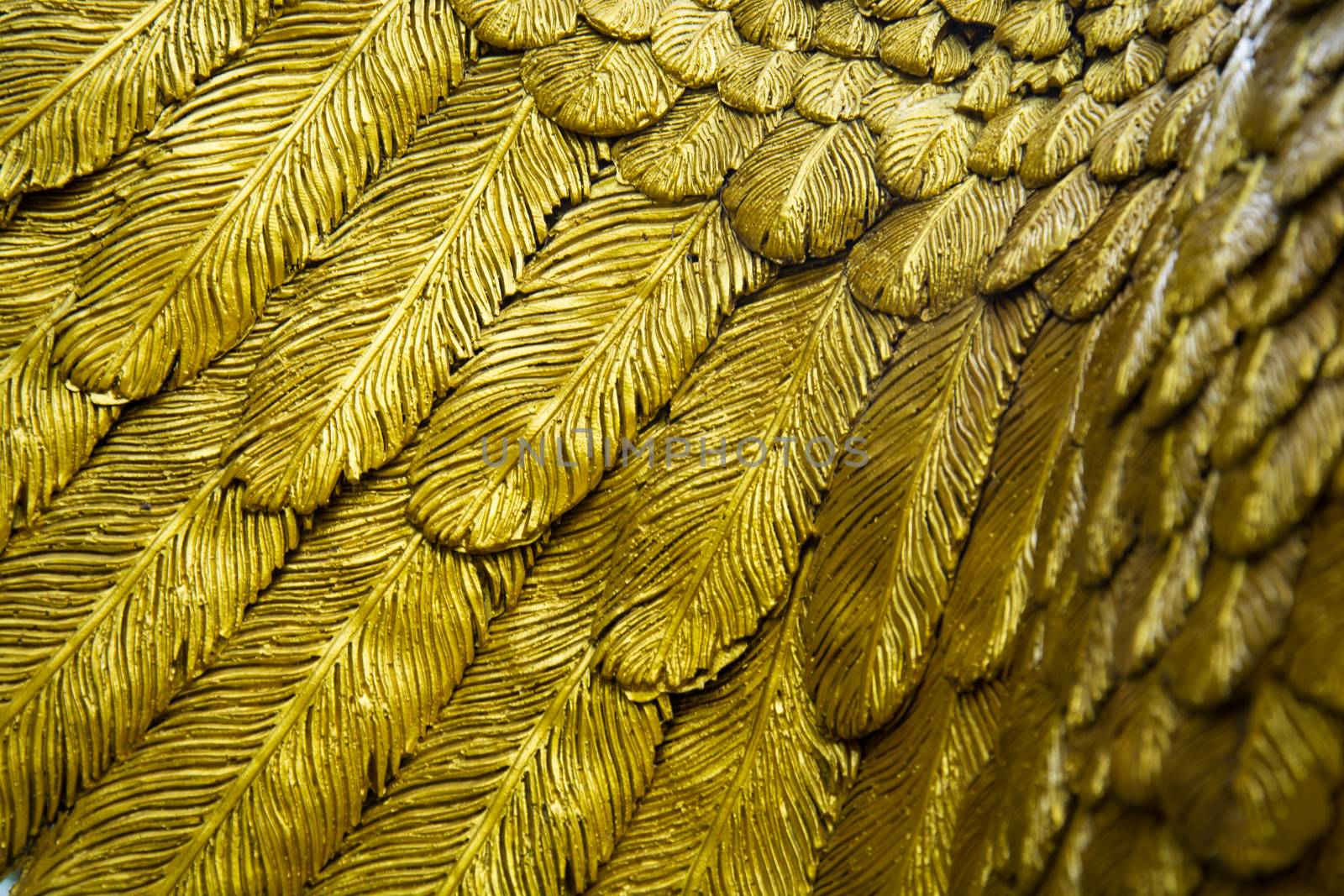 figure peacock gold Statue Winged in garden