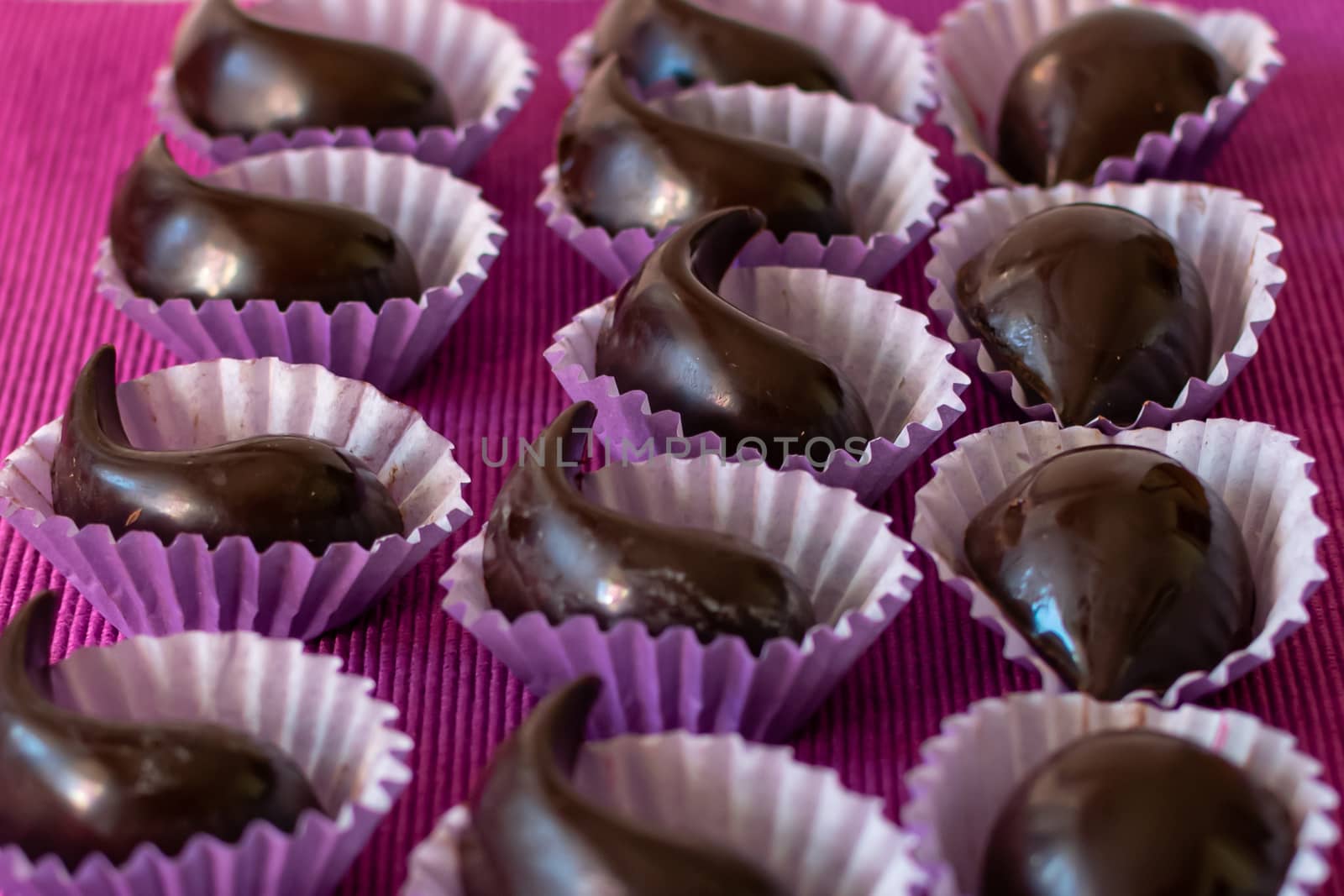 Natural and healthy home-made chocolates. by bonilook