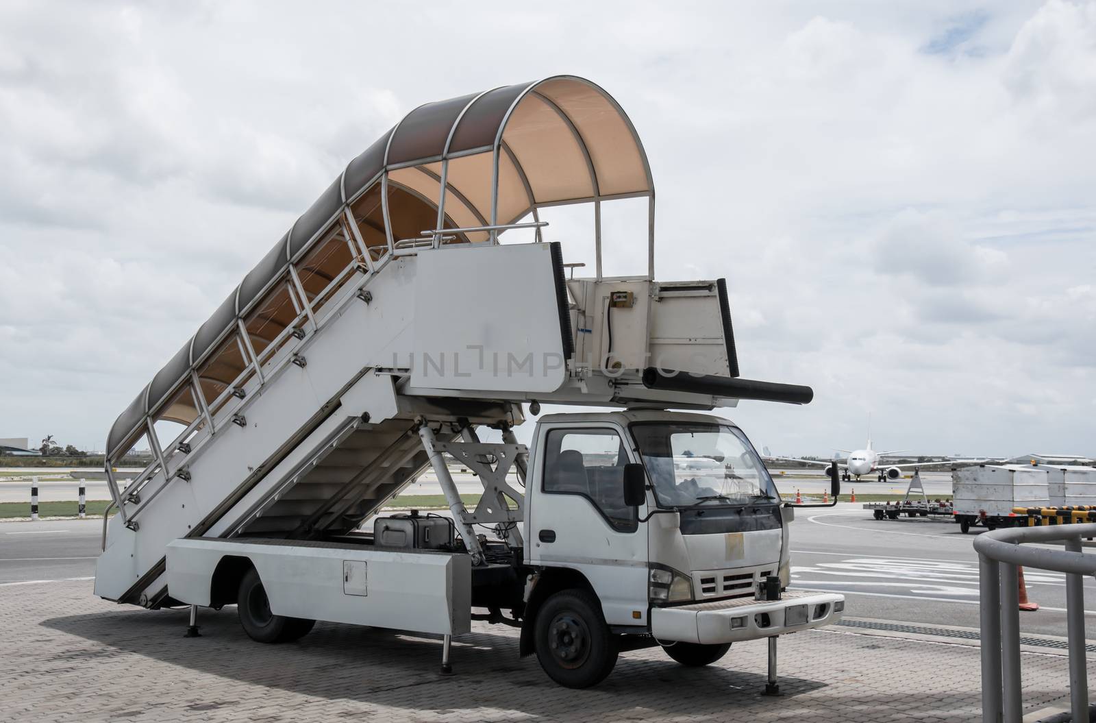 passenger step vehicle for Ground service,suvarnabhumiairport