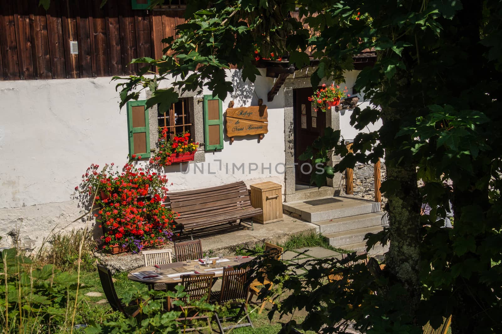 refuge nant borrant,comtamines,haute savoie,france