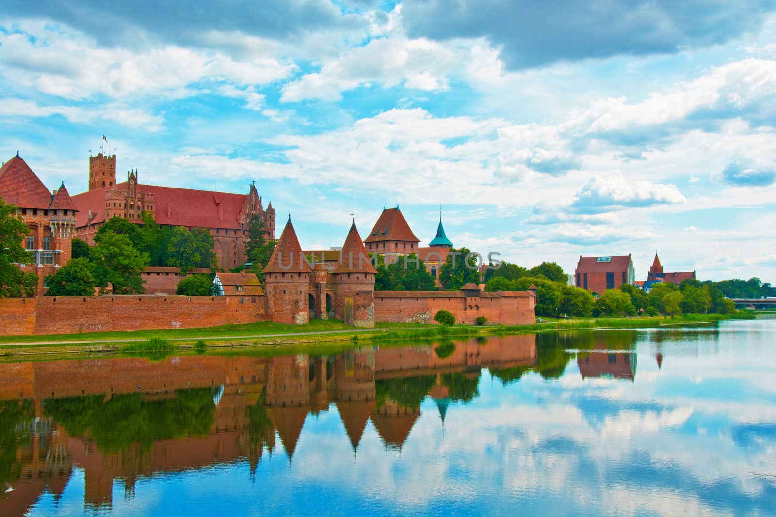 Malbork castle. by satariel