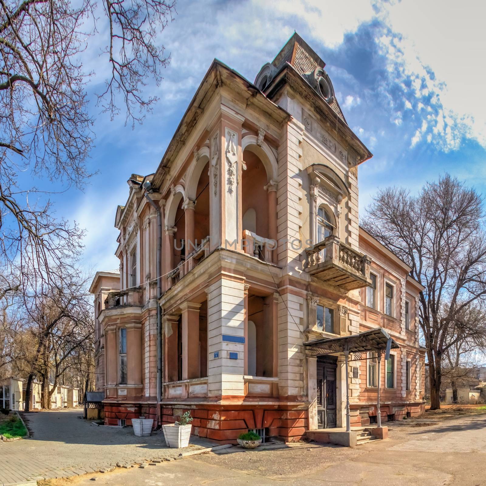 Cottage Marazli in Odessa, Ukraine by Multipedia