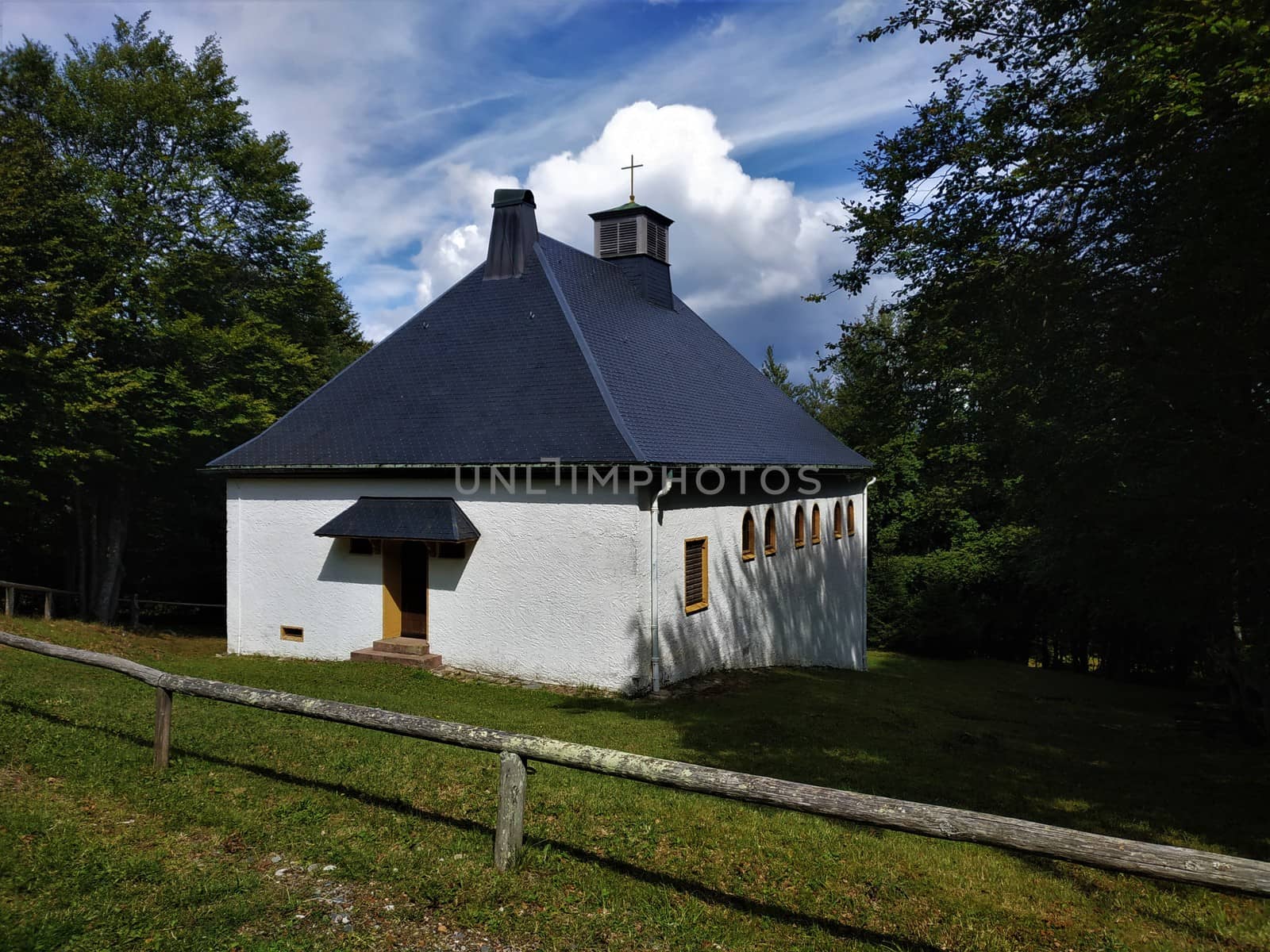 Little chapel on the Le Markstein mountain by pisces2386